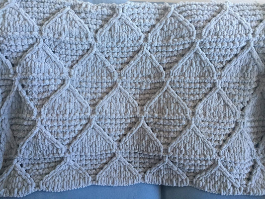 PATTERN: Shadow Triangles Blanket - ILoveMyBlanket