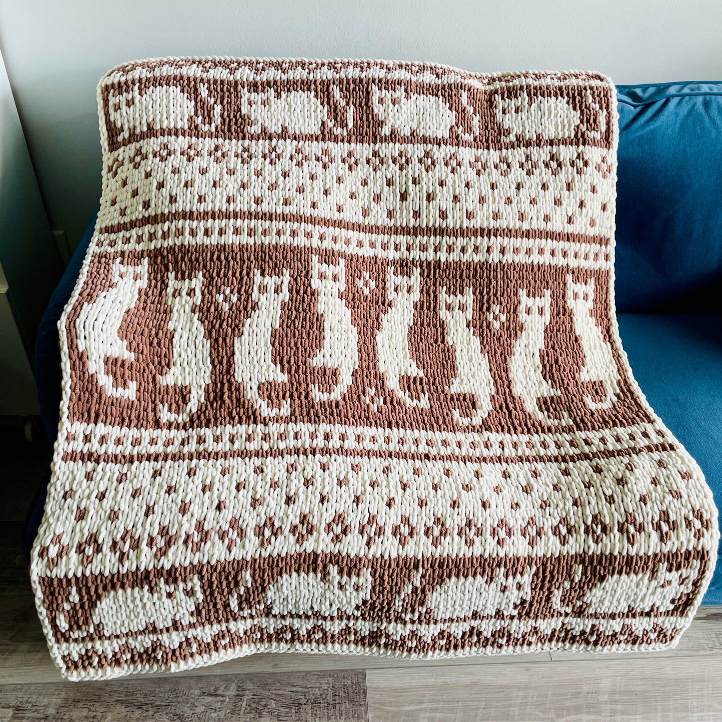 PATTERN: Kitty Cat Scandinavian Blanket - ILoveMyBlanket