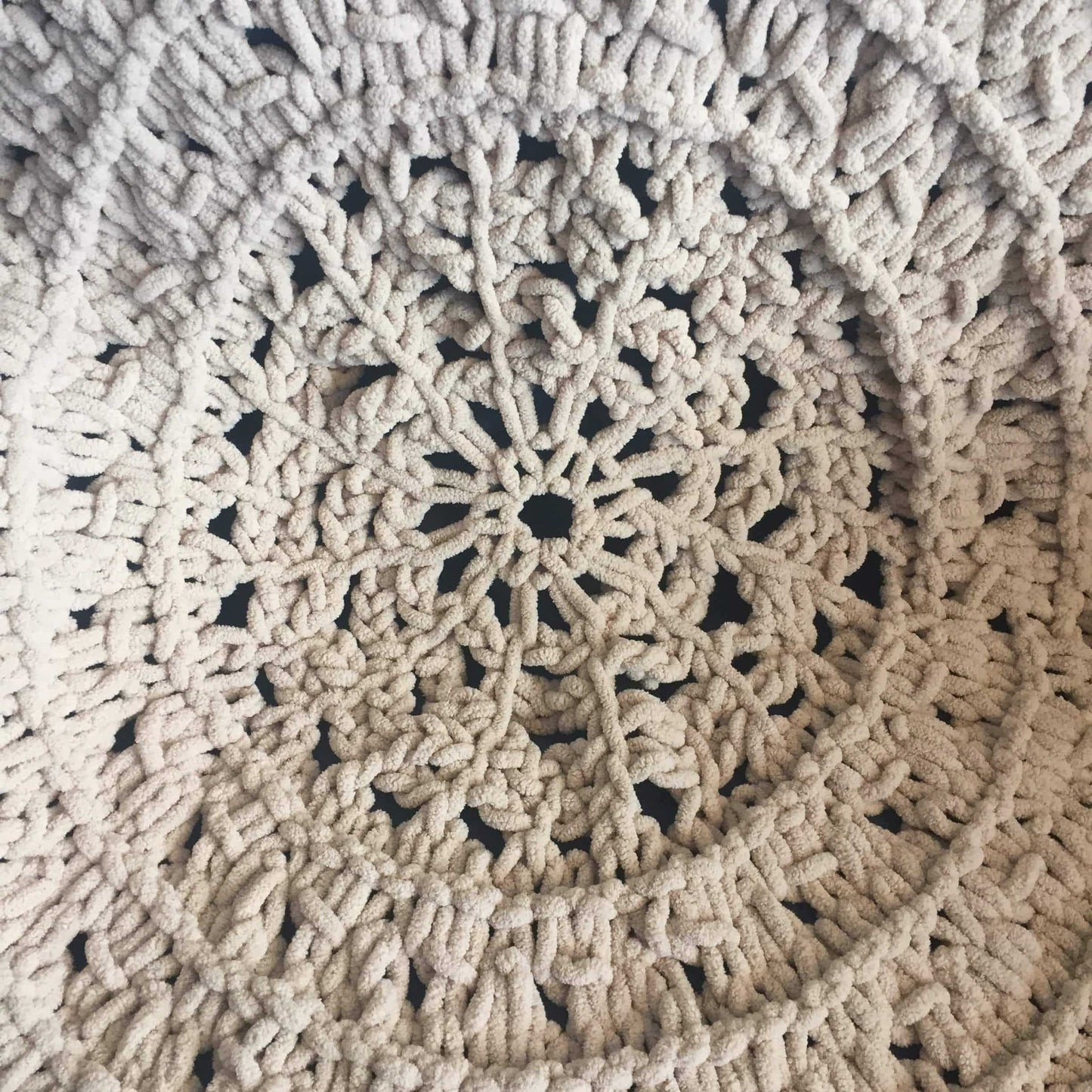 circular knit throw