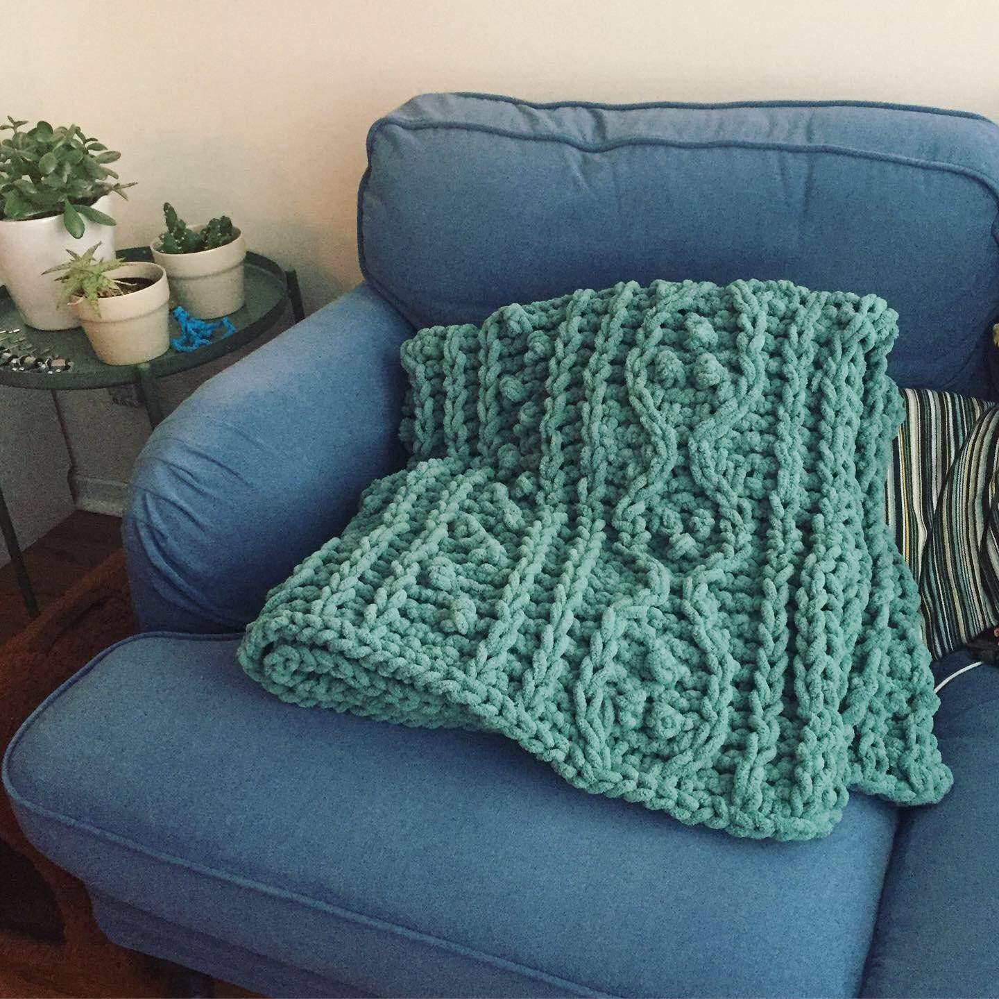 PATTERN: Cozy Pom-Pom Throw Blanket - ILoveMyBlanket